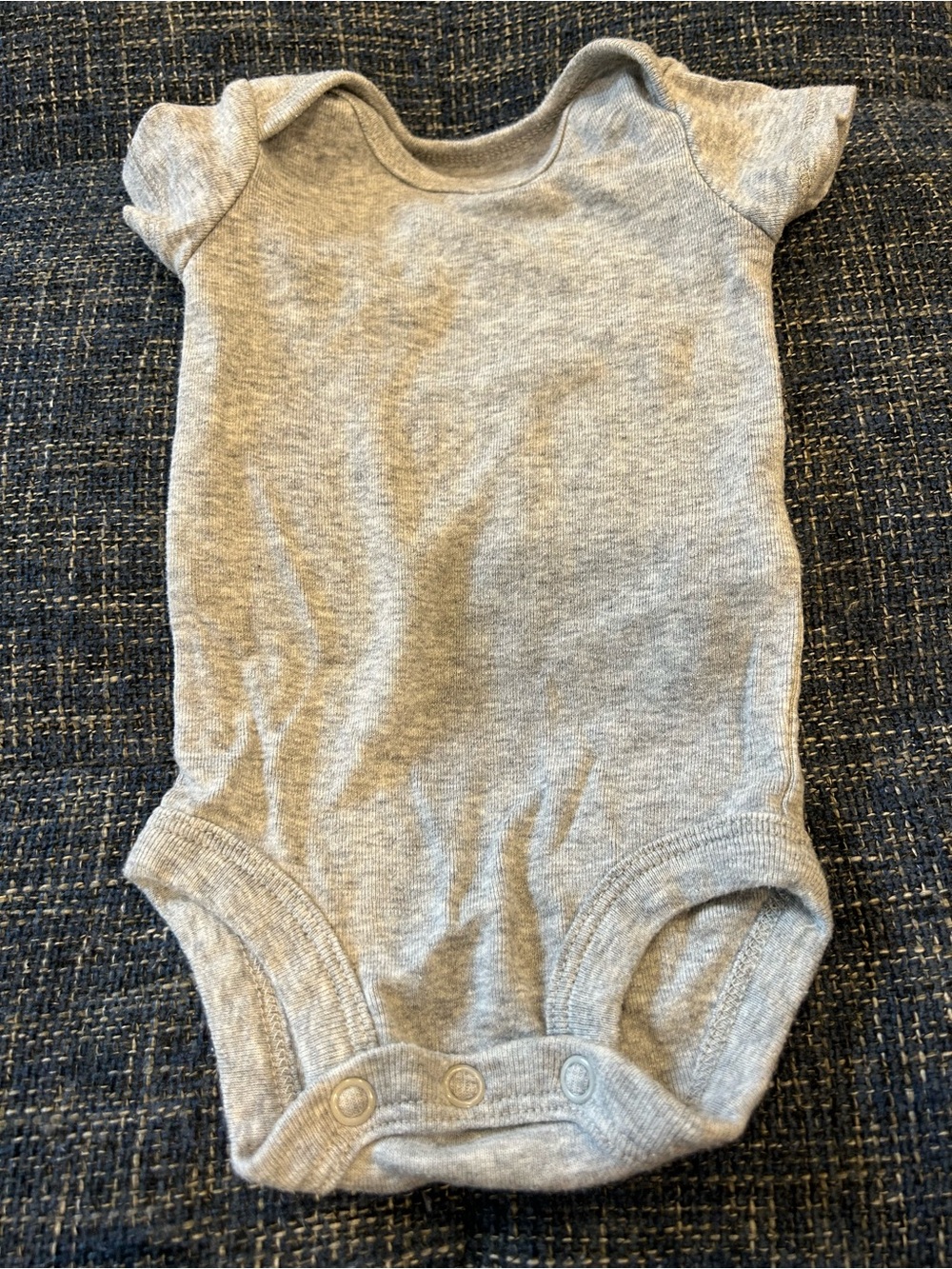 ☀️ 3/$15 Carter’s Newborn Onesie Grey